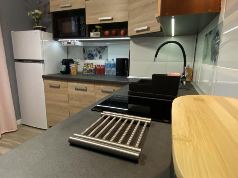 Apartament ,, Sen I Kawa" - Komfortowy Nocleg W Sercu Aglomeracji Bytom Exterior foto